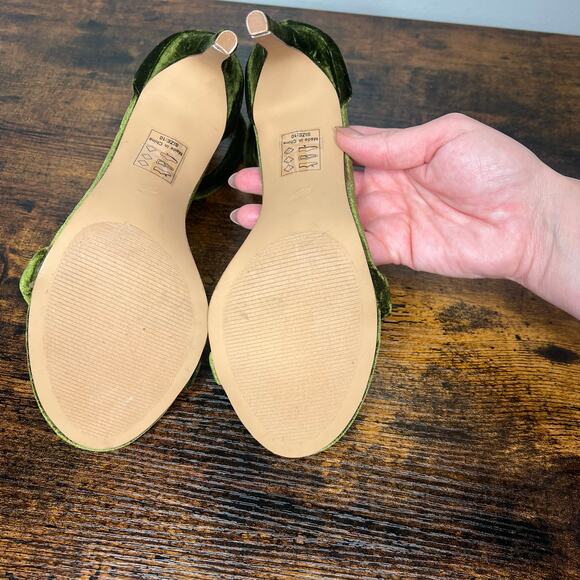 Olive Green Velvet Ankle Strap Stiletto Heels Sz 10 Holiday Event Party Cocktail - Picture 7 of 9